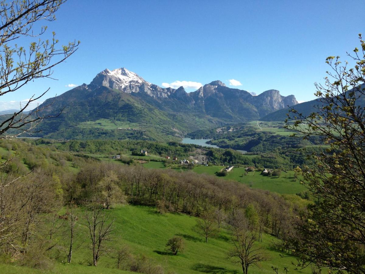 Au Fil Des Saisons Bed & Breakfast Les Cotes de Corps ภายนอก รูปภาพ